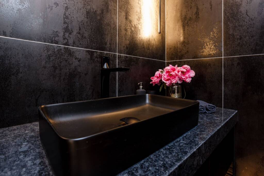 modern bathroom decor with black lines