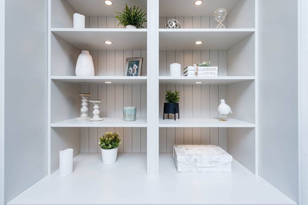 Modern_Shelves_Unit